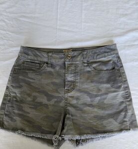 True Craft Women's Camo Cargo Shorts